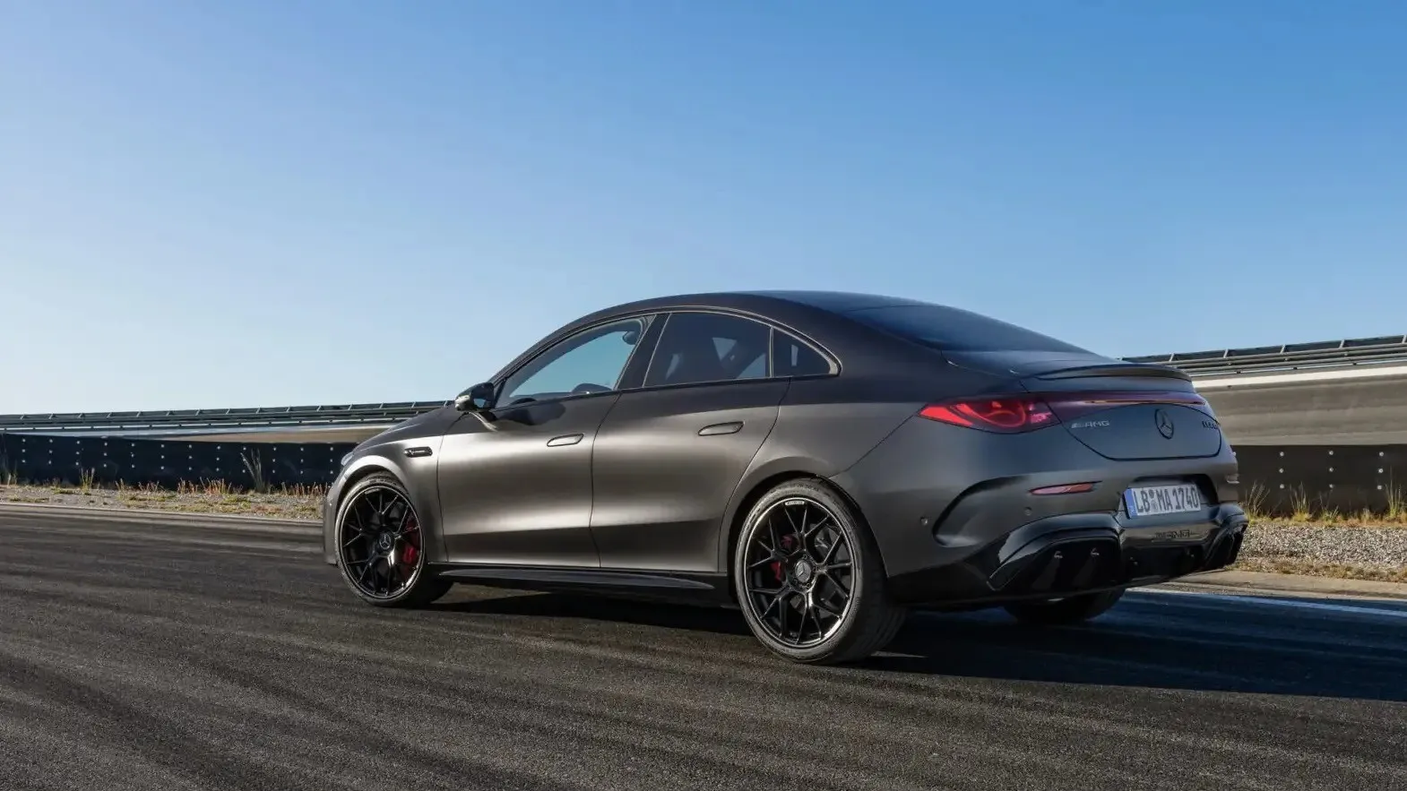 Xe được phát triển trên nền tảng MMA mới của Mercedes-Benz.