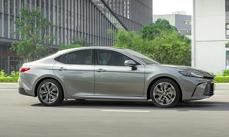 Khai tử bản máy xăng: Camry HEV vô tình phân loại lại 