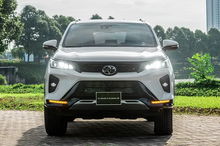 Giá xe Toyota Fortuner tháng 7/2026, bản máy xăng từ 1,155 tỷ đồng - 3