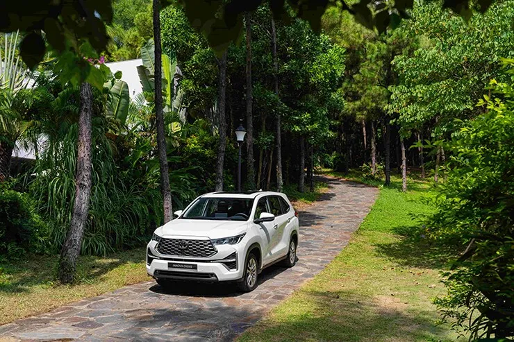 Giá xe Toyota Innova Cross lăn bánh kèm ưu đãi tháng 7/2026 - 2