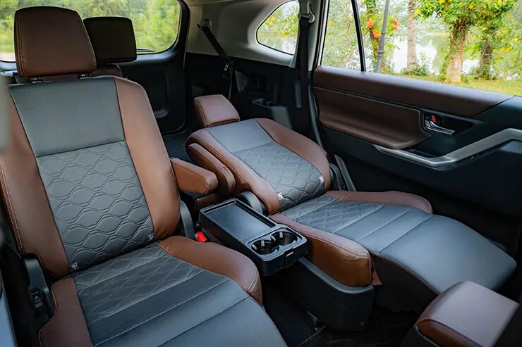 Giá xe Toyota Innova Cross lăn bánh kèm ưu đãi tháng 7/2026 - 10
