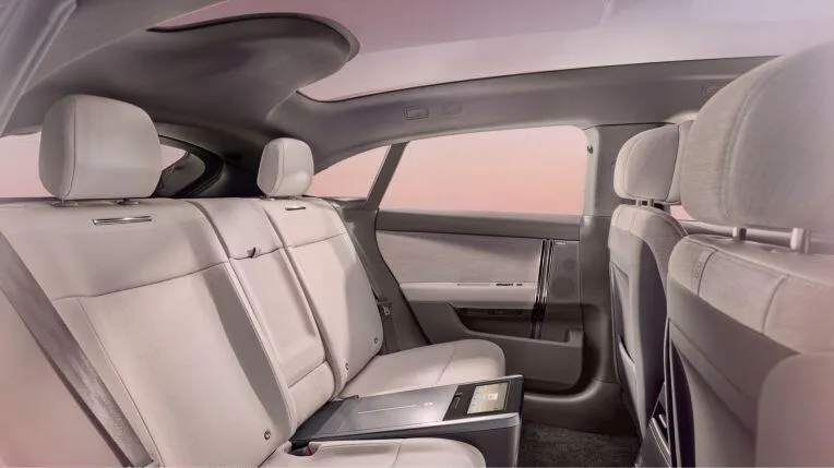 Hãng&nbsp;cho biết sẽ tiếp tục công bố thêm các thông tin về Range Rover GT vào cuối năm nay.