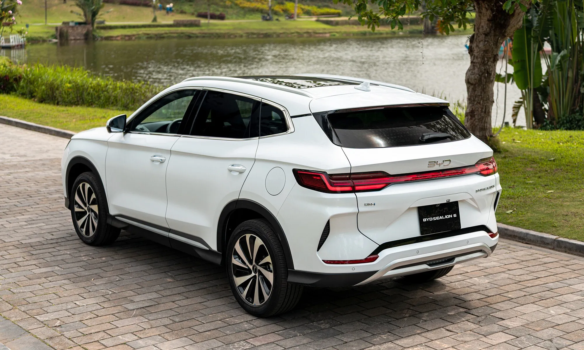 BYD Sealion 6: Thiết kế hiện đại, nội thất cao cấp, vận hành tiết kiệm - 6