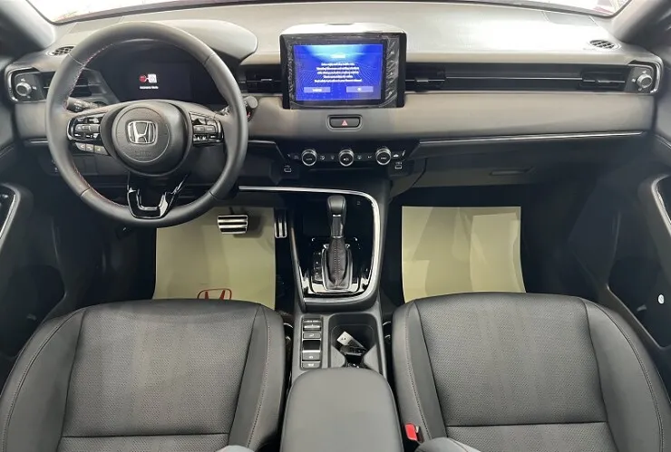 Ưu nhược điểm của Honda HR-V e: HEV RS khi “đối đầu” Toyota Innova Cross HEV - 6