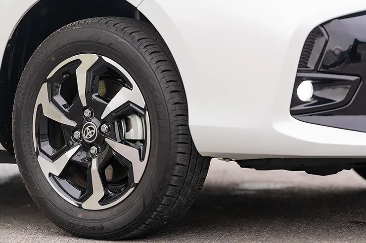 Giá xe Toyota Vios tháng 8/2026, ưu đãi 100% lệ phí trước bạ - 4