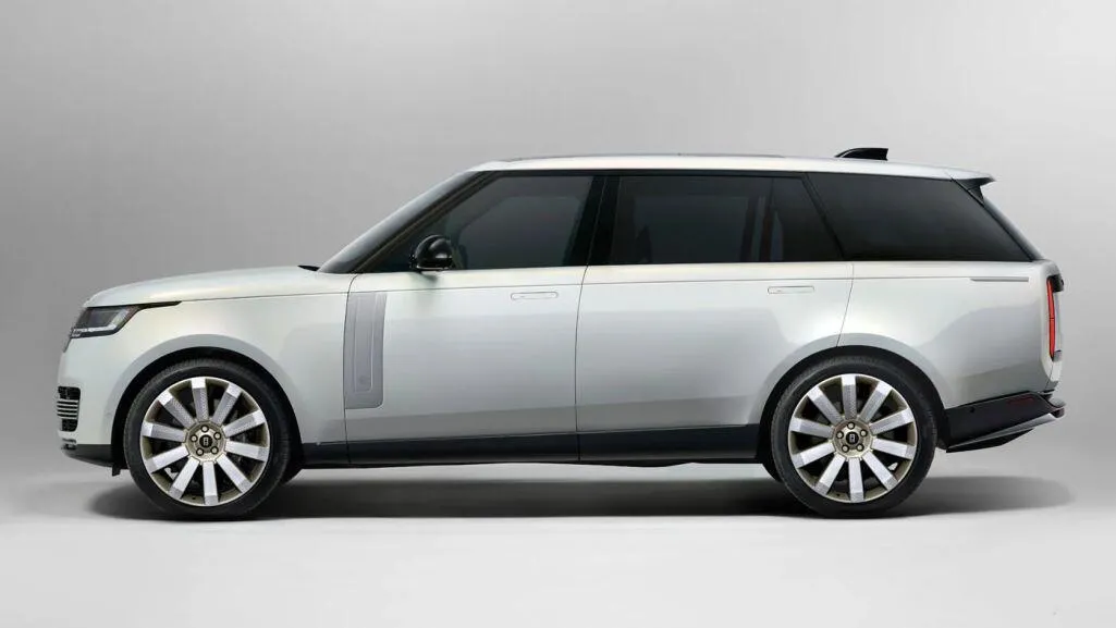 Xe được phát triển trên nền tảng biến thể trục cơ sở dài (LWB) của dòng Range Rover SV.