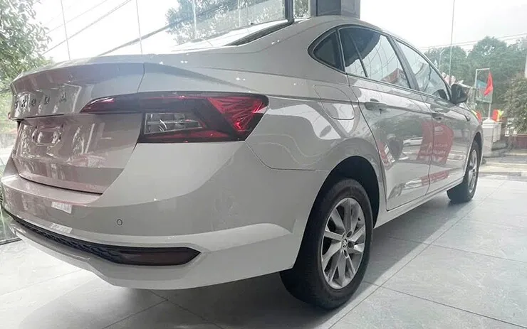 Xe châu Âu Skoda Slavia giảm giá còn 380 triệu đồng tại đại lý - 7