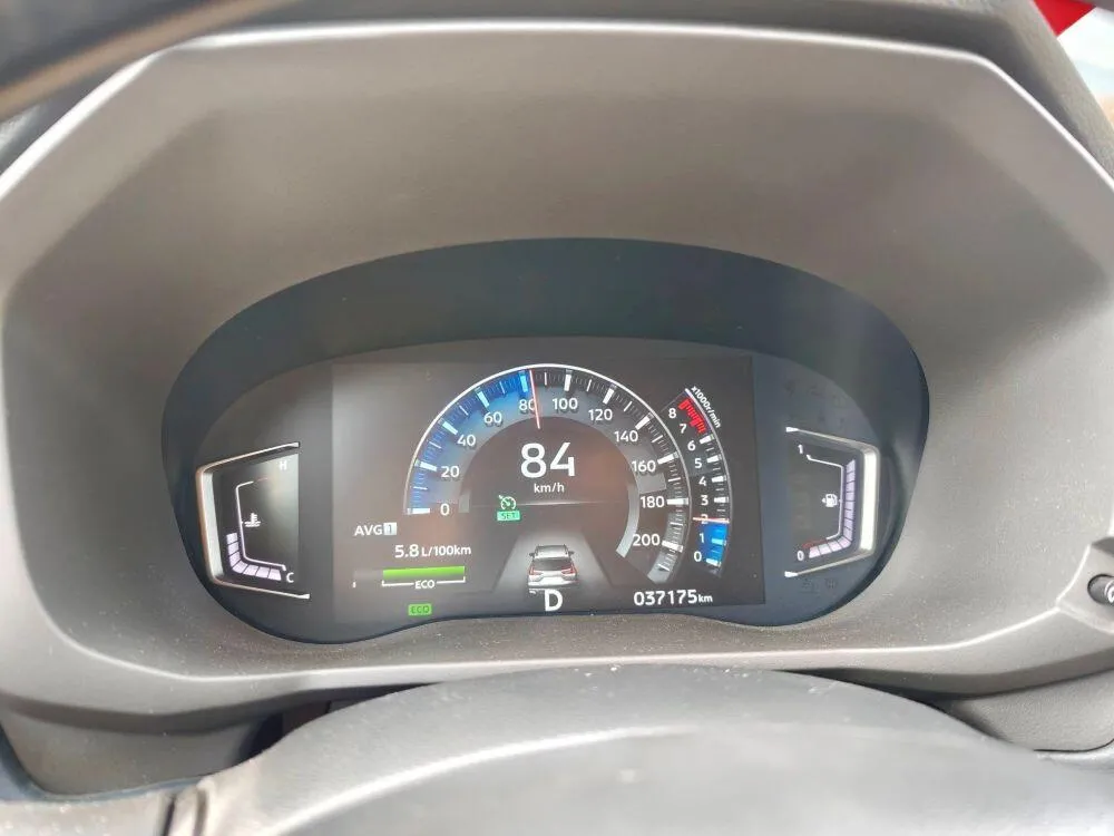 Xe cài Cruise Control ở tốc độ 80Km/h có thể bị tăng tốc đột ngột khi xuống dốc hoặc phải 