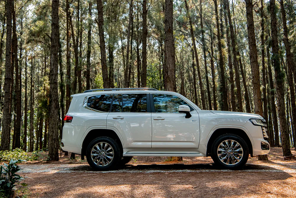 Land Cruiser 300 HEV nâng cao trải nghiệm người dùng với hệ truyền động hybrid.
