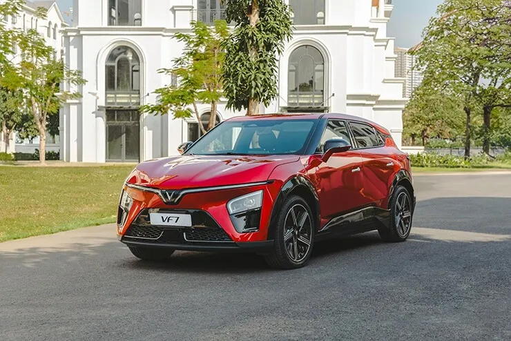 Giá xe VinFast VF 7 niêm yết và lăn bánh tháng 9/2026 - 2