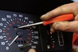 Loạt ô tô cũ có tỷ lệ cao gian lận tua km, BMW, Audi, Skoda, Land Rover Defender bị nhắc tên