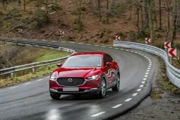 Giá xe Mazda CX-30 lăn bánh tháng 8/2026