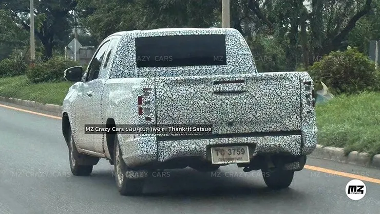 Toyota&nbsp;đưa nhiều mẫu xe đối thủ cũng như Hilux TRAVO vào đoàn thử nghiệm - Ảnh: Thankrit Satsue