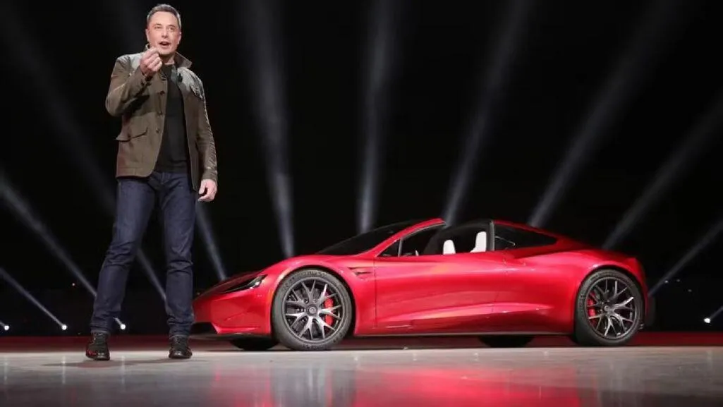 Tesla từng đưa ra những thông số kỹ thuật ấn tượng như tốc độ tối đa 402 km/h.