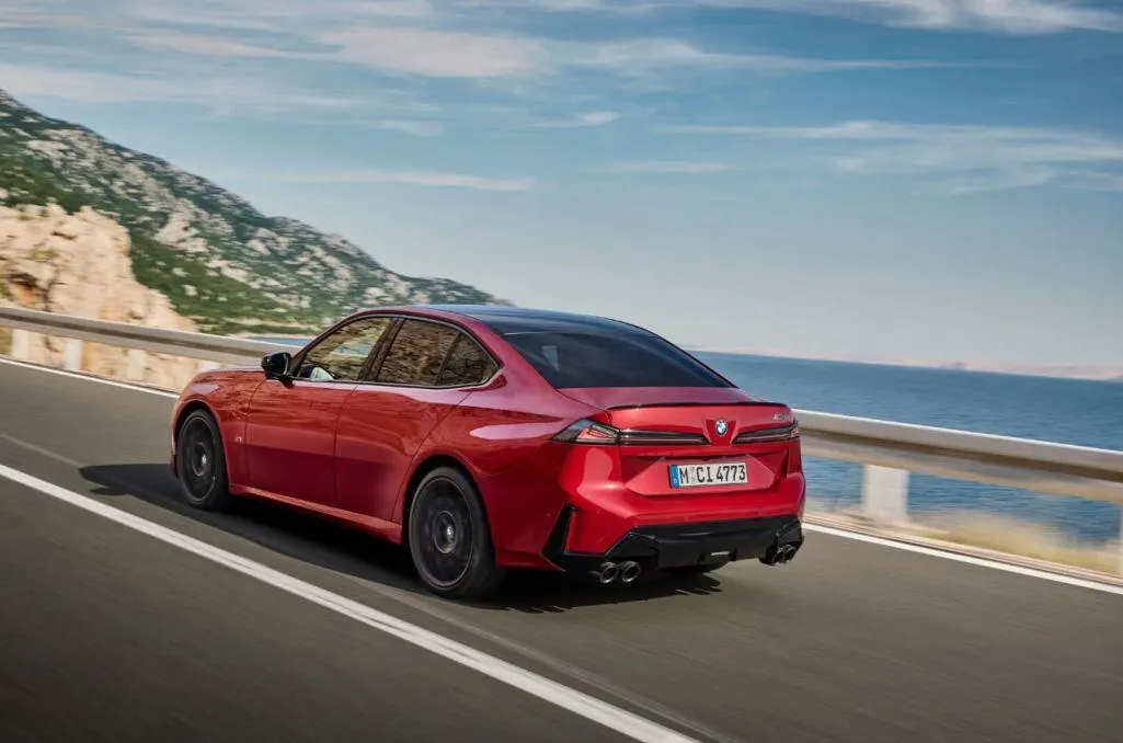 BMW 3 Series mới với gói trang bị an toàn tiên tiến