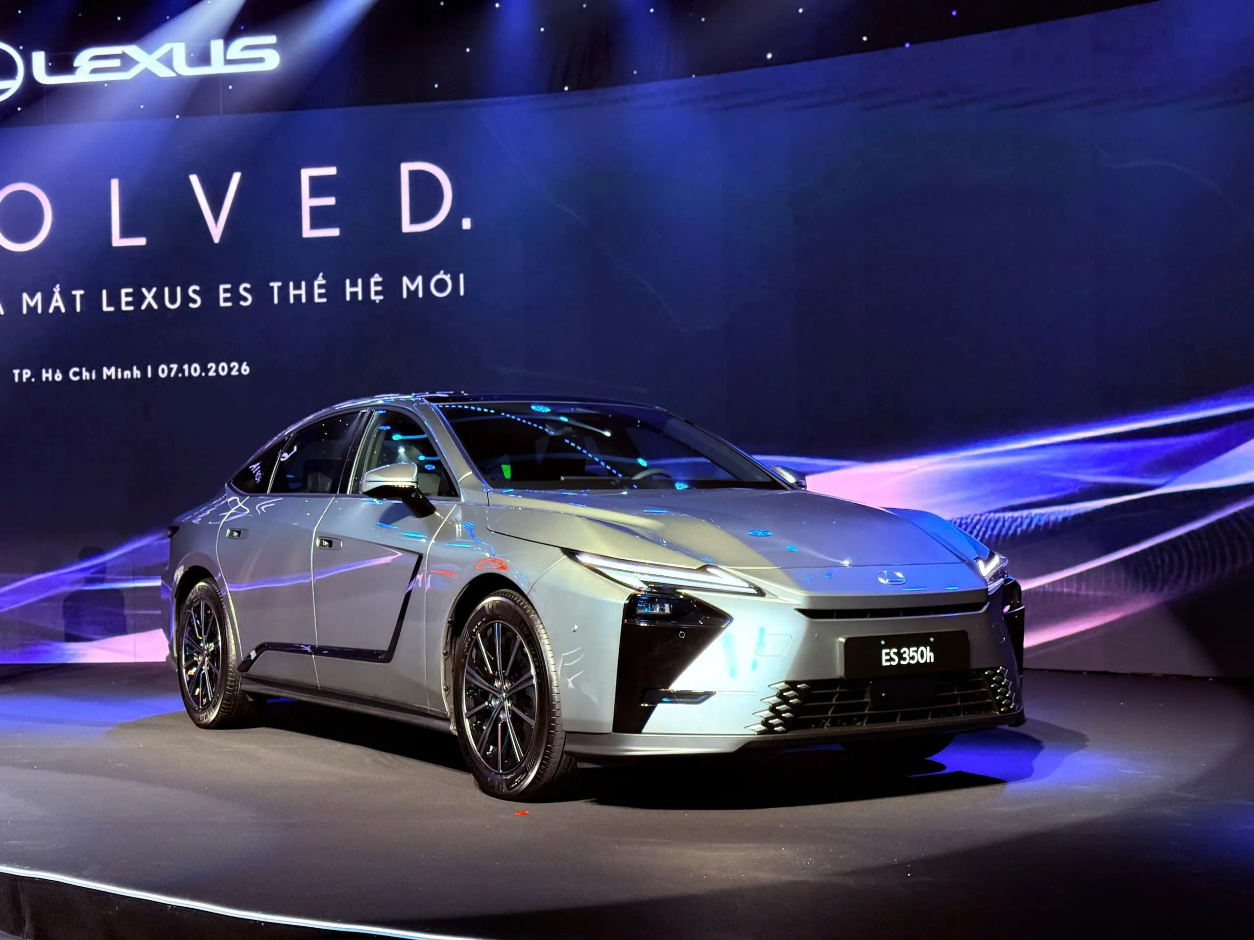 Lexus giới thiệu bộ đôi ES Hybrid và thuần điện thế hệ mới - 4
