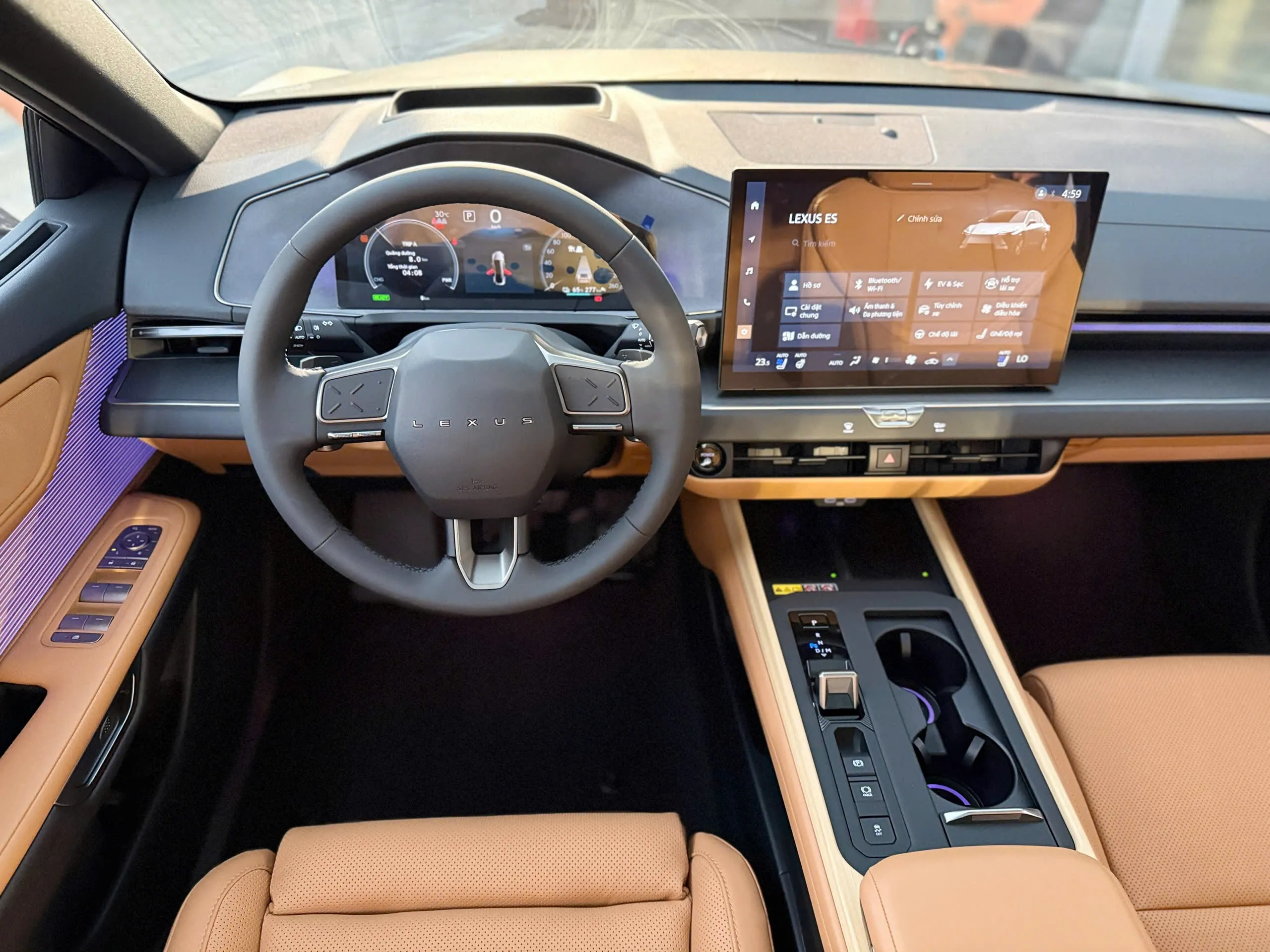 Nội thất bên trong xe Lexus ES500e