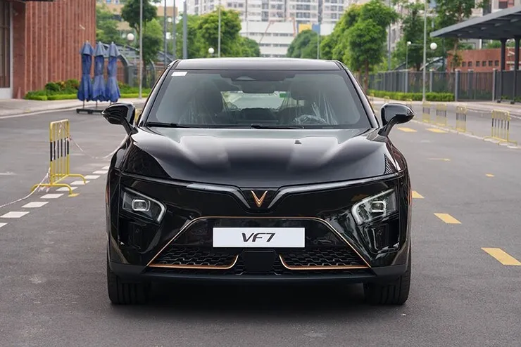 Giá xe VinFast VF 7 cập nhật tháng 10/2026 - 3