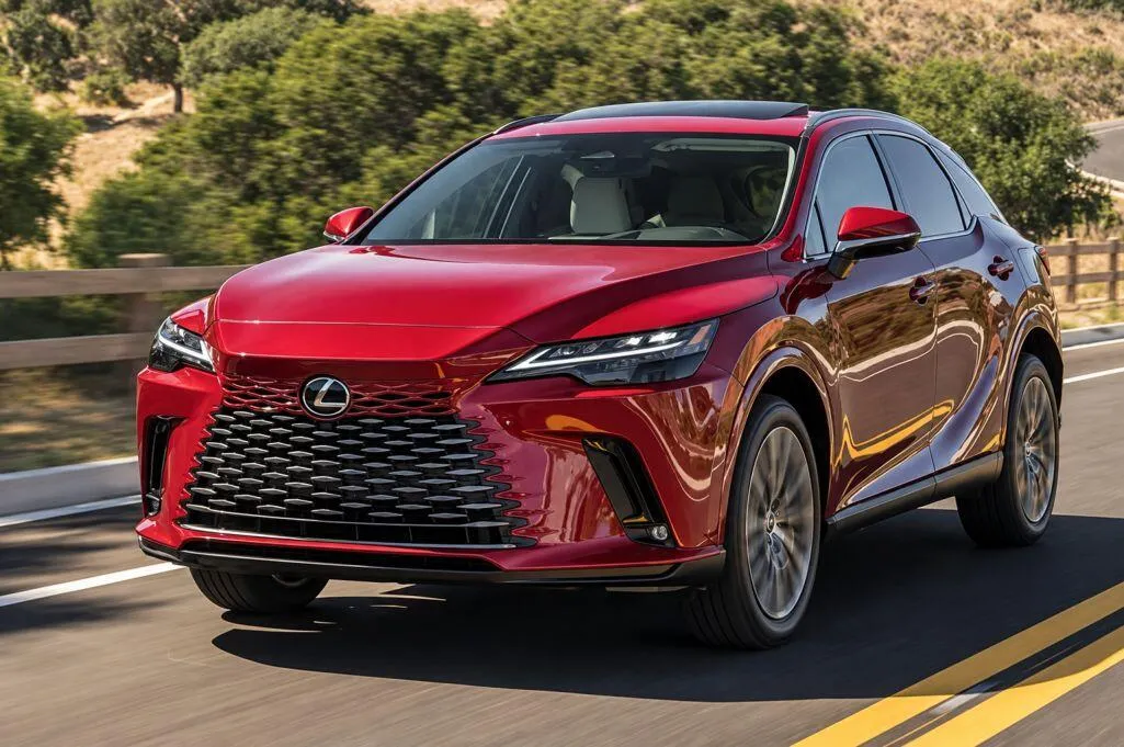 Gương chiếu hậu kỹ thuật số trên Lexus RX