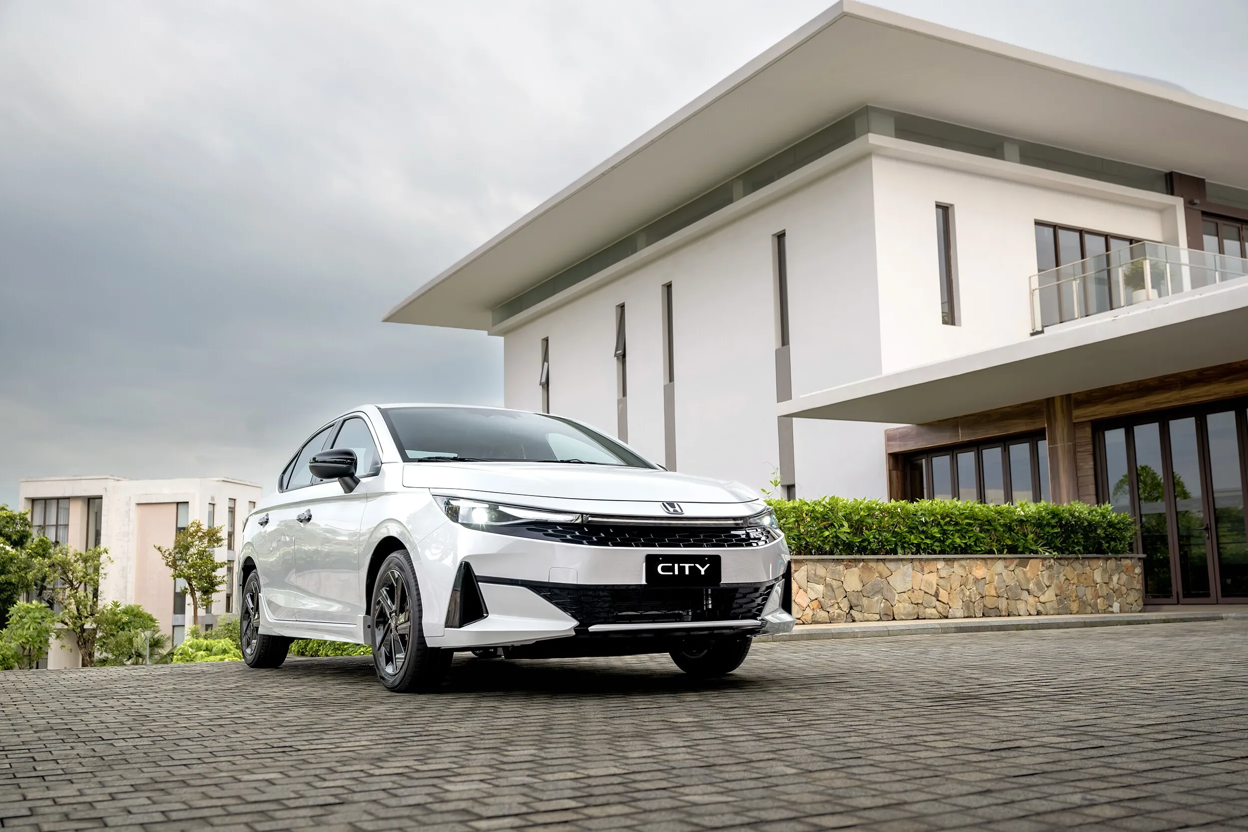 Honda City bản nâng cấp ra mắt thị trường Việt Nam và tập trung cải tiến thiết kế.