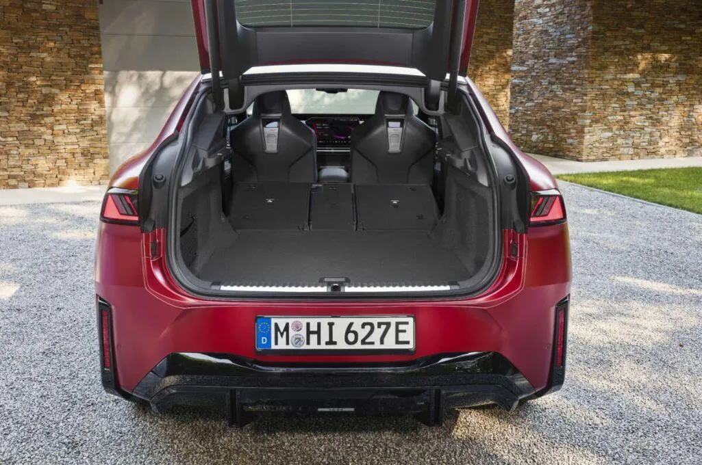 BMW ra mắt dòng xe điện iX4 thế hệ mới - 3