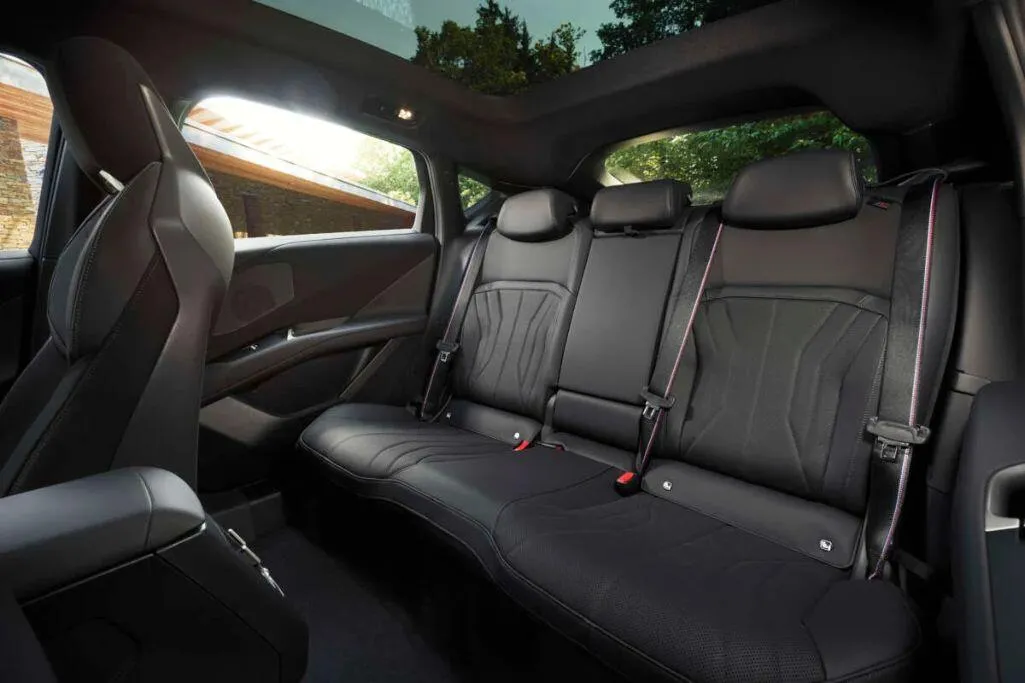 BMW ra mắt dòng xe điện iX4 thế hệ mới - 5