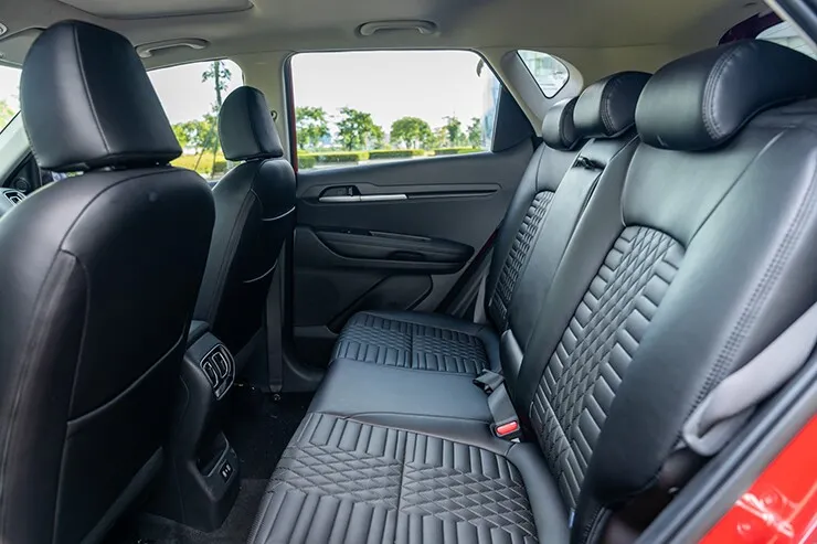 Giá xe KIA Sonet tháng 10/2026, bản Luxury giảm 12 triệu đồng - 12