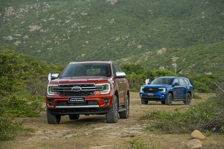 Giá xe Ford Everest lăn bánh tháng 10/2026, giảm 35 triệu đồng - 1