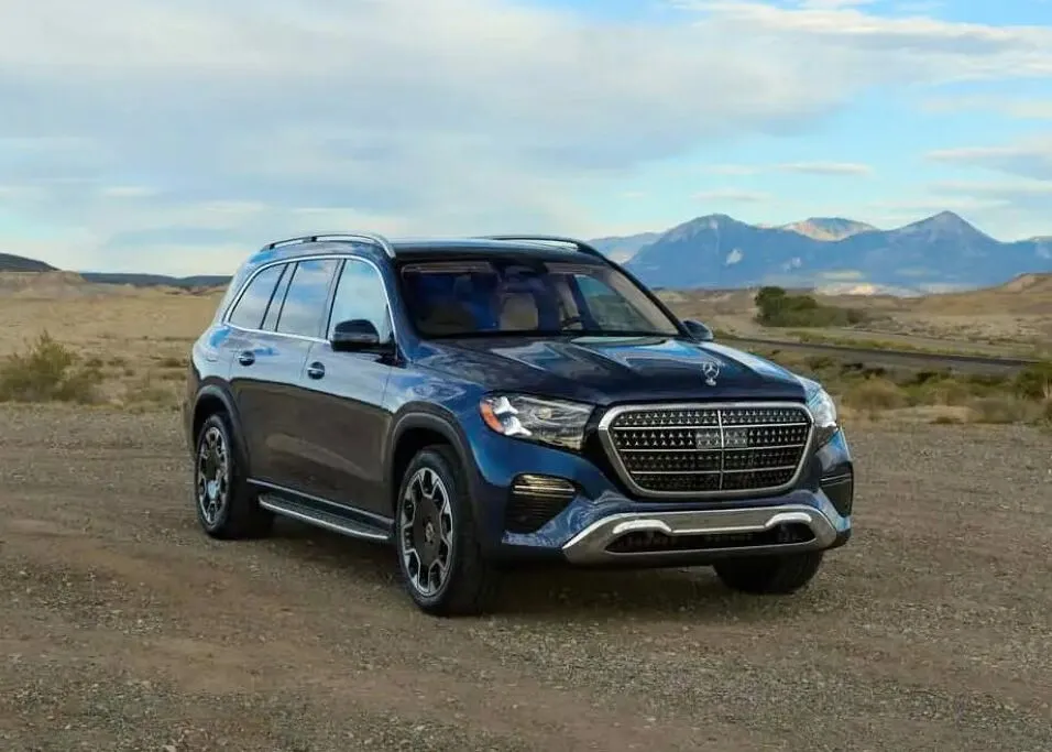 Ở thế hệ mới, xe vẫn duy trì thiết kế SUV ba hàng ghế với những đường nét bề thế và sang trọng.